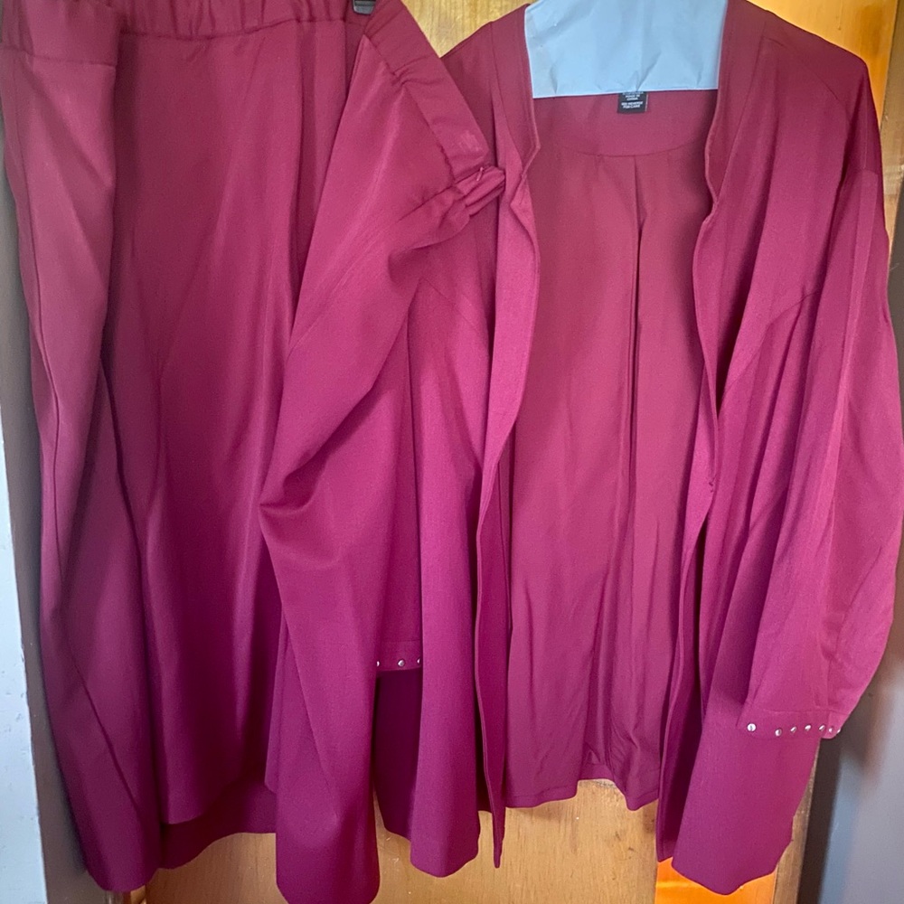 Catherine’s black label, reddish color, size 5x